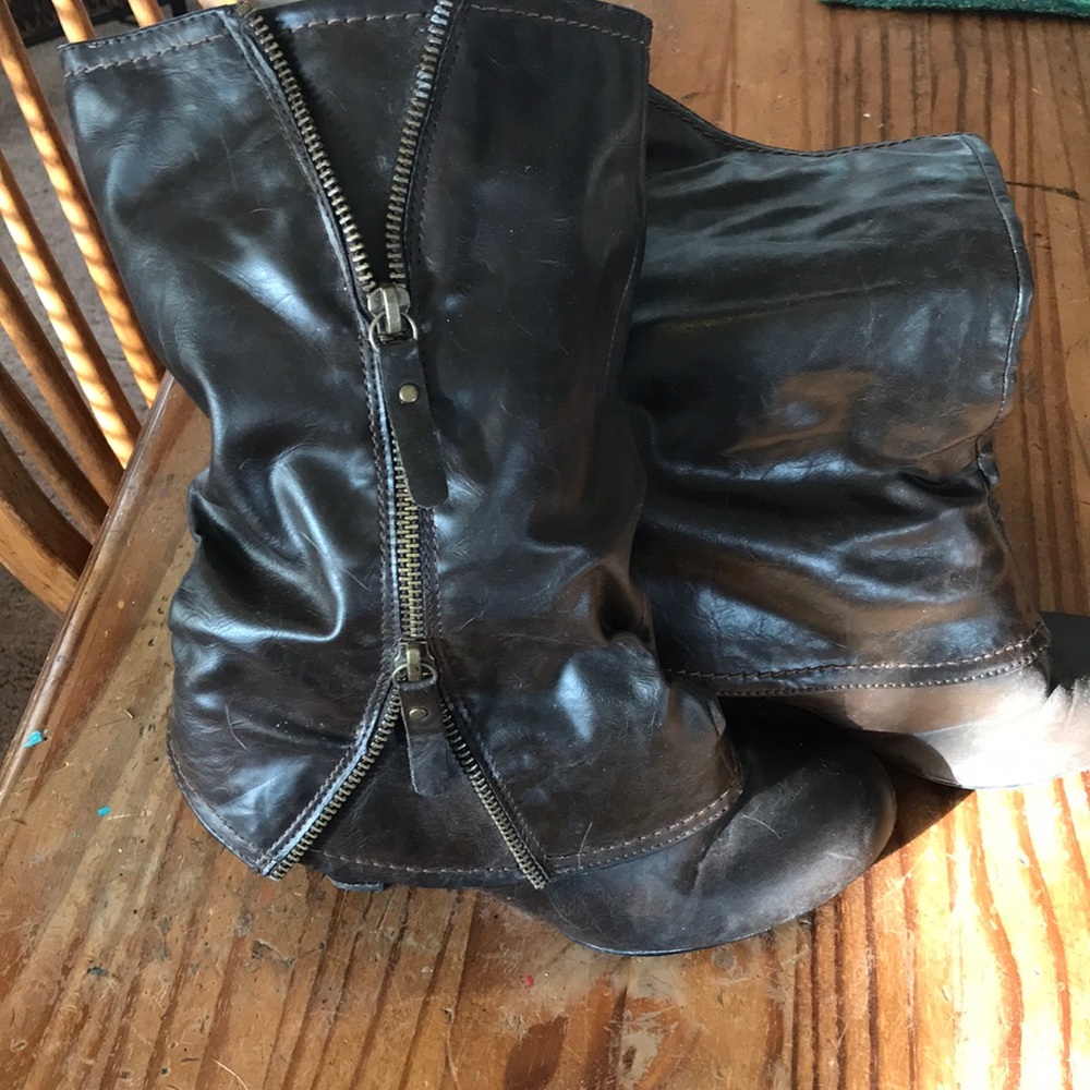 Size 7.5 Brown Sexy Boots - Picture 2 of 4